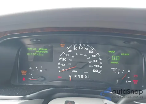 2000 Lincoln Town Car Executive from USA, damaged, VIN 1LNHM81W9YY820577